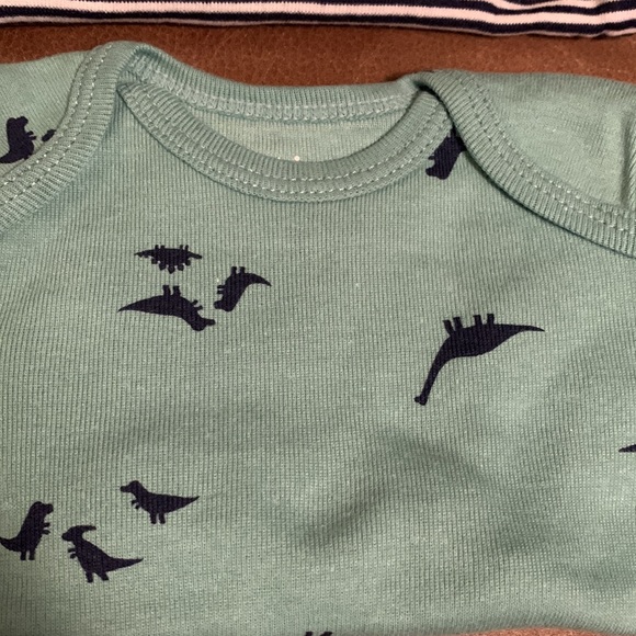 NEW Baby Boy Carter’s Outfit 0-3M Separates Outfit w/matching Onesie’s - Picture 4 of 5